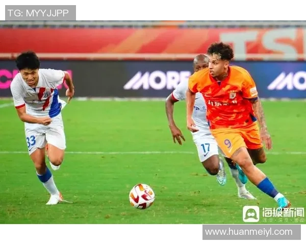 足球巨星怒吼赛场展现霸气瞬间引爆全场激情瞬间解析 足球巨星怒吼赛场展现霸气瞬间引爆全场激情瞬间解析