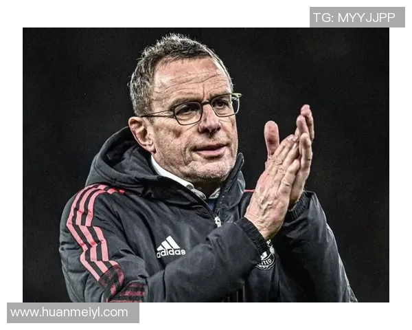 从球场巨星到战术大师足球球星转型教练的成长之路